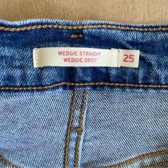 Levi’s Wedgie Straight Button Fly Blue Denim Jeans - Picture 4 of 9